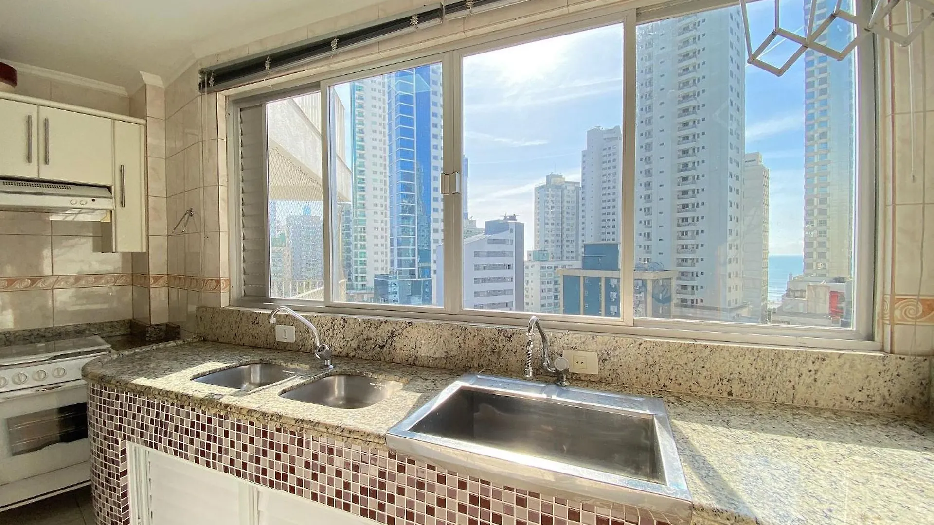 Prg82 - Climatizado, 3 Dorm, Prox Av Brasil, Amplo Apartamento Balneário Camboriú