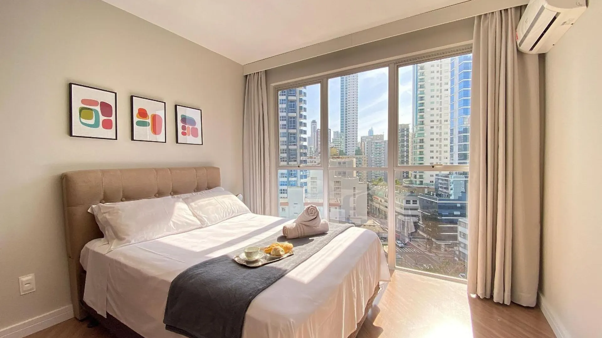 Apartamento Prg82 - Climatizado, 3 Dorm, Prox Av Brasil, Amplo Balneário Camboriú