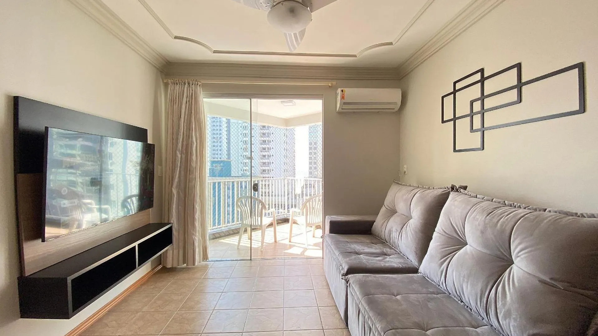 Apartamento Prg82 - Climatizado, 3 Dorm, Prox Av Brasil, Amplo Balneário Camboriú